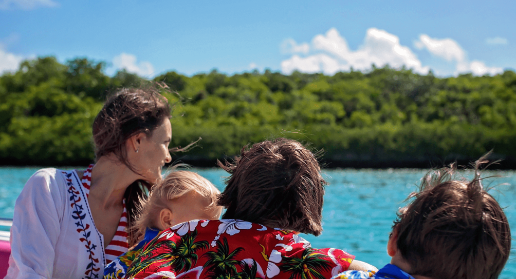 catamaran-people (Large) - Experience Mo-Ti-Zil